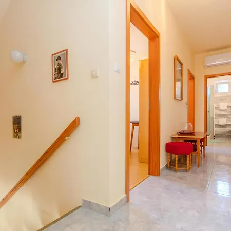 Toldi Miklos - Happy Holiday home